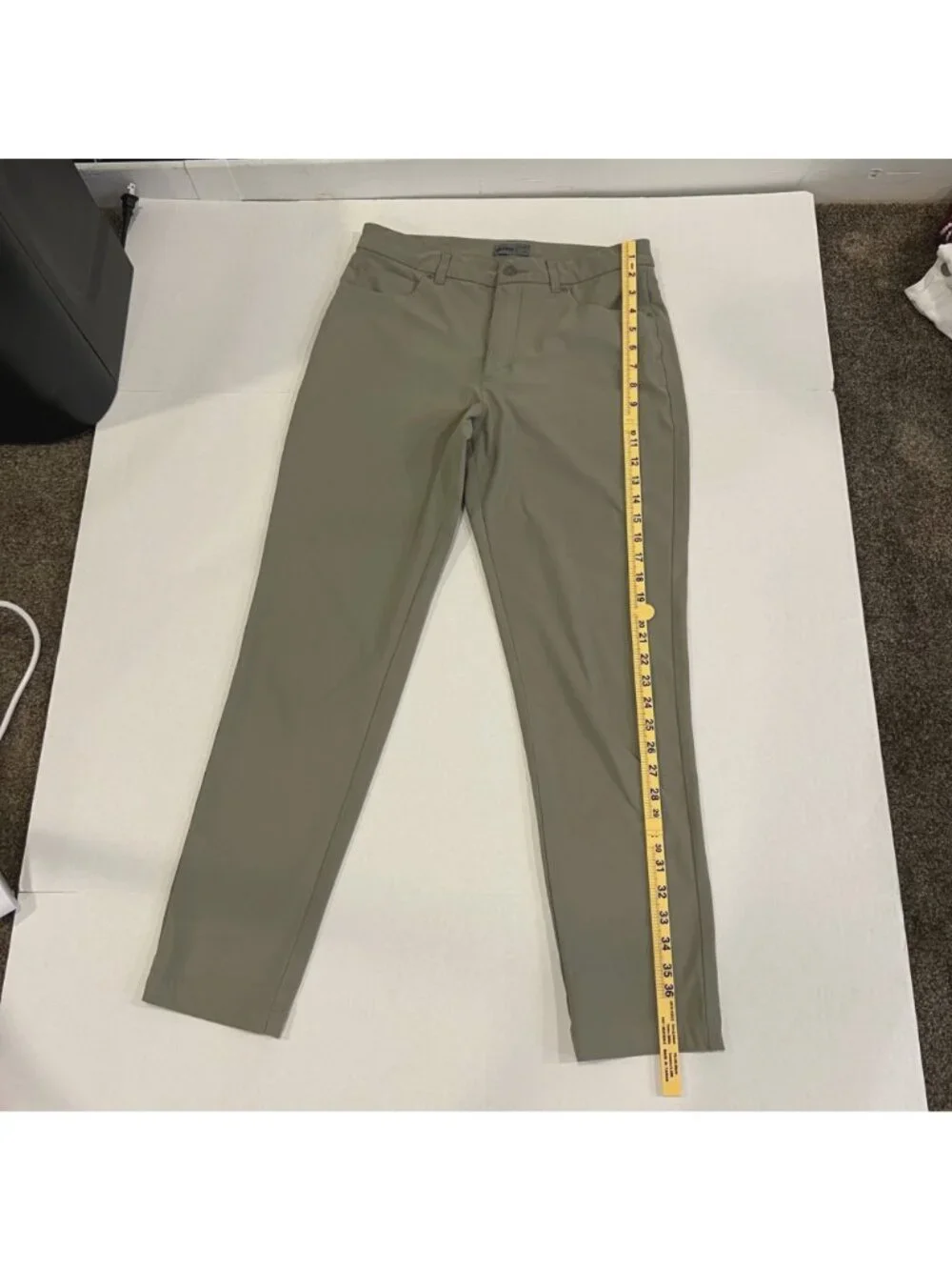 VRST Men’s Tech Pants Stone Size 32 x 32 Tapered Leg Golf Athletic